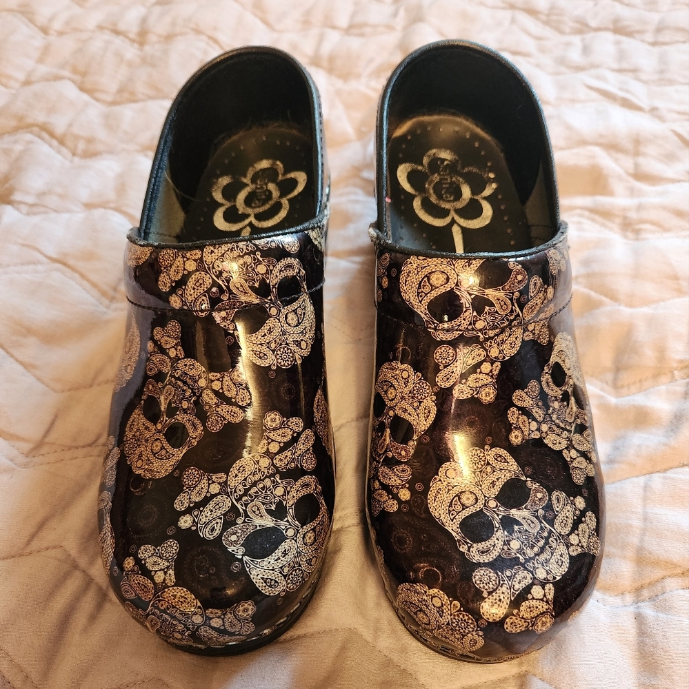 Sanita clogs
